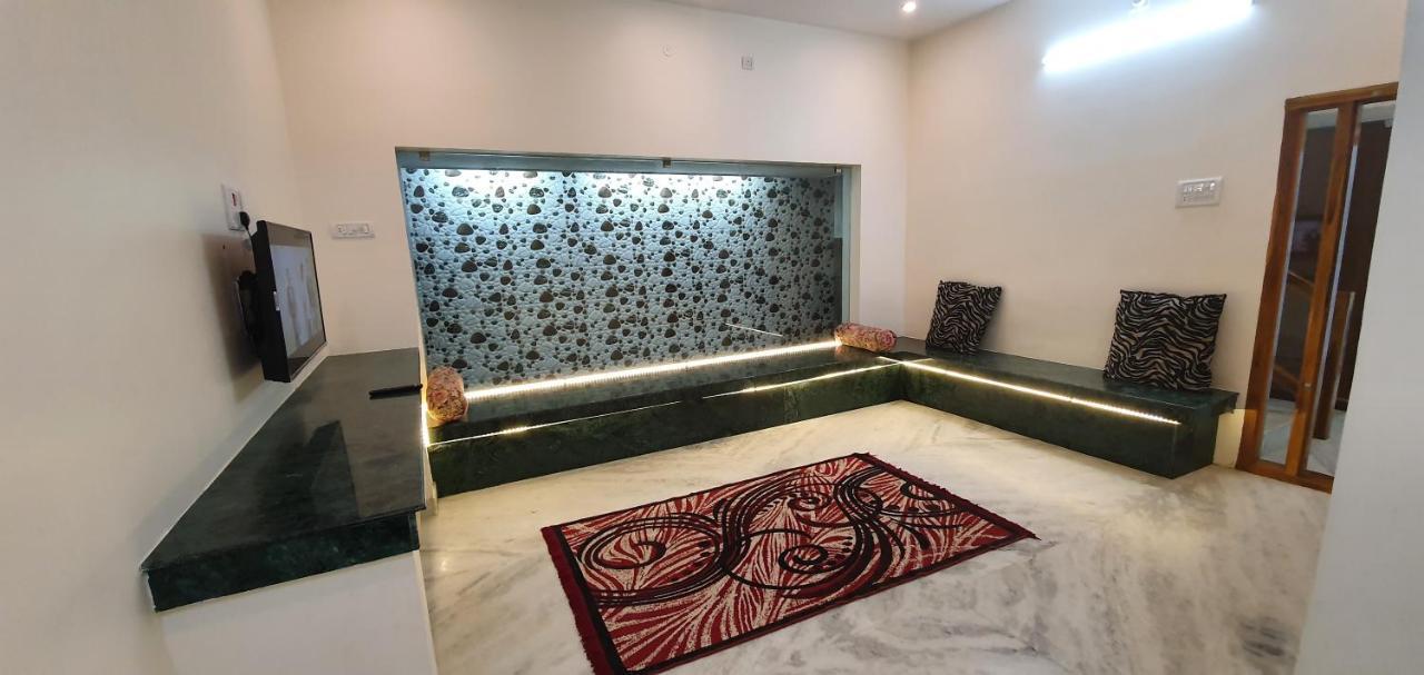 Shree Suites Kuttalam  Ngoại thất bức ảnh